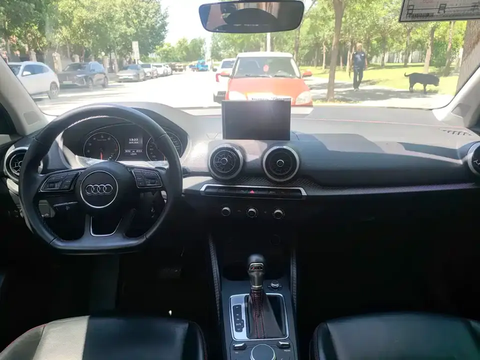 Audi Q2L