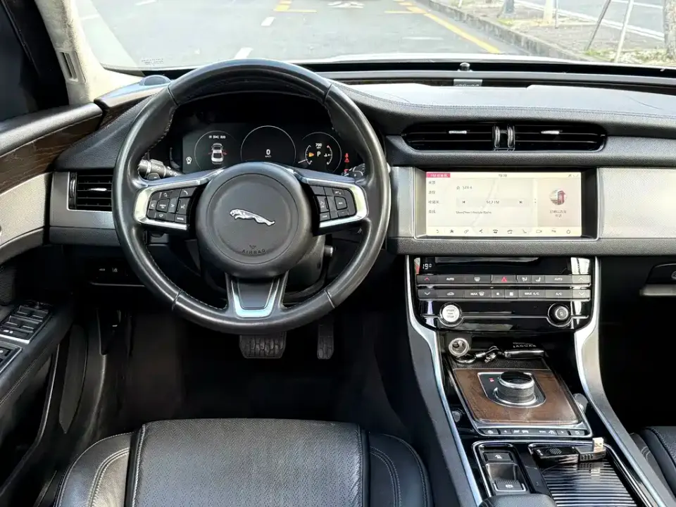 Jaguar XFL