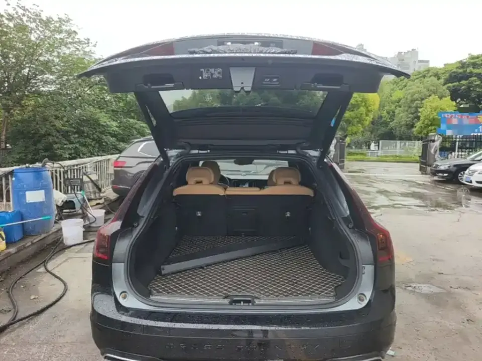 Volvo V90