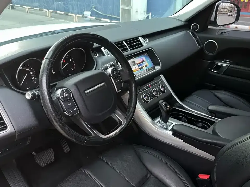 Land Rover Sport
