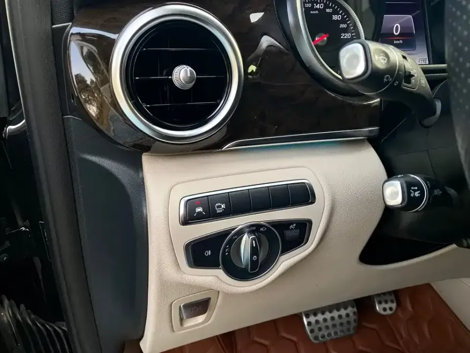 Mercedes-Benz V-Class