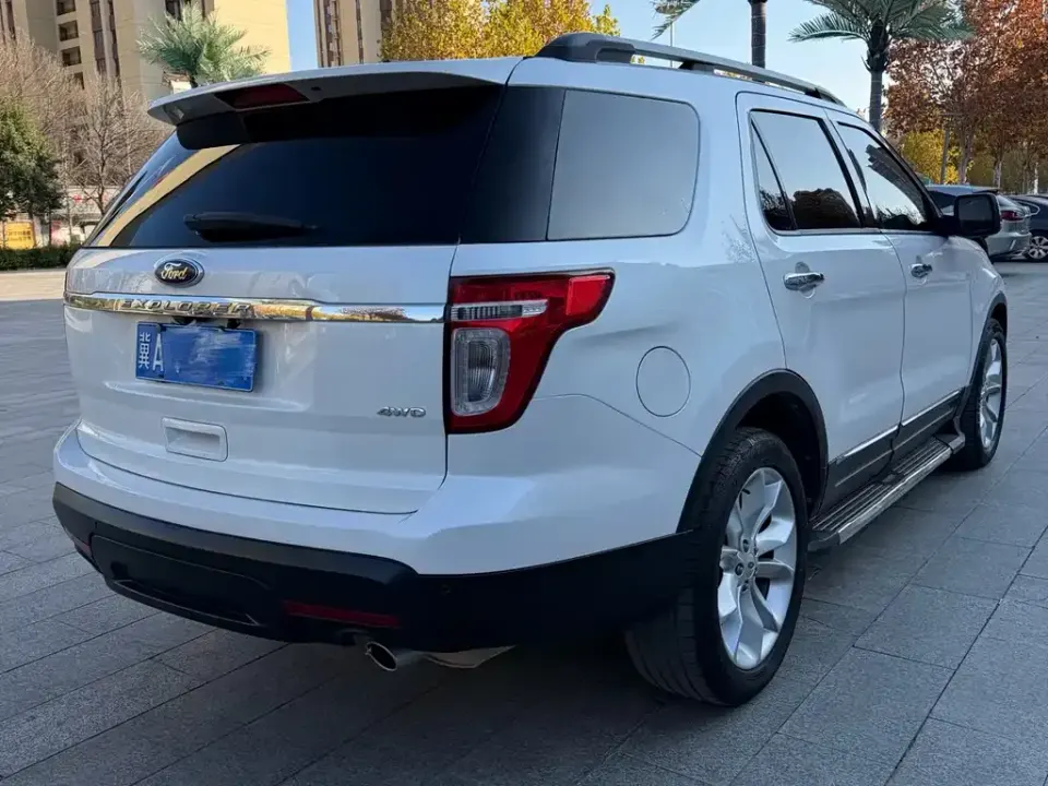 Ford Explorer (Import)