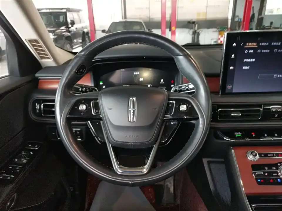 Lincoln Aviator