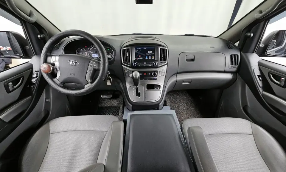 Hyundai Starex