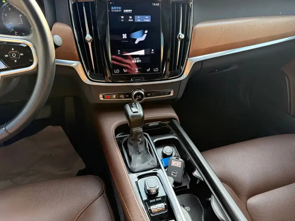 Volvo S90