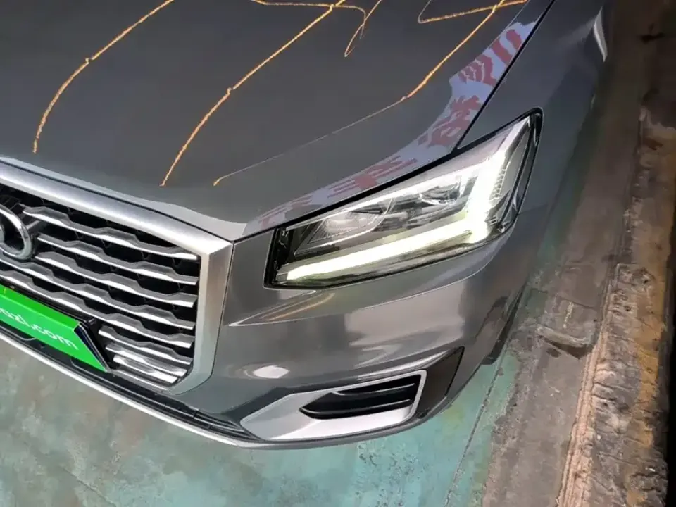 Audi Q2L