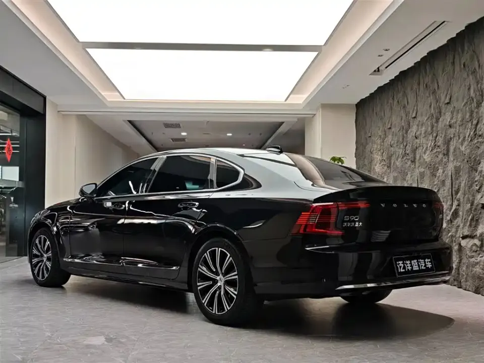 Volvo S90