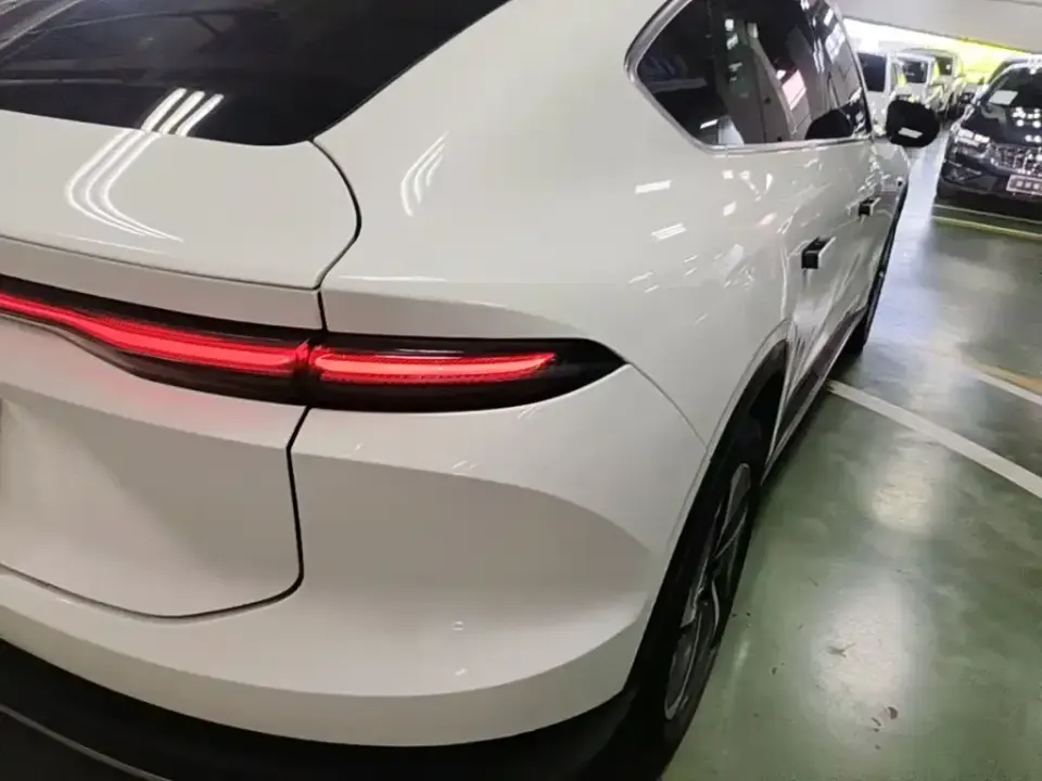 Nio EC6