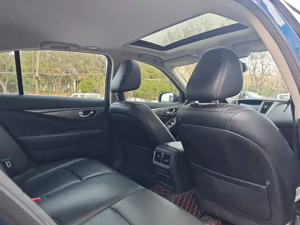 Infiniti Q50L