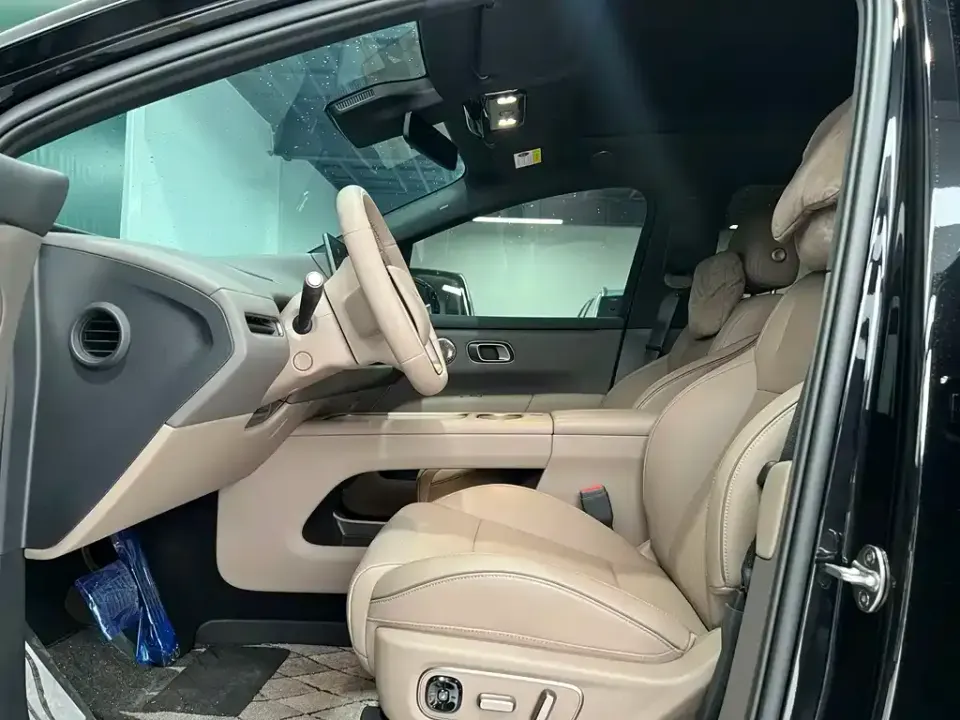 Li Li i6