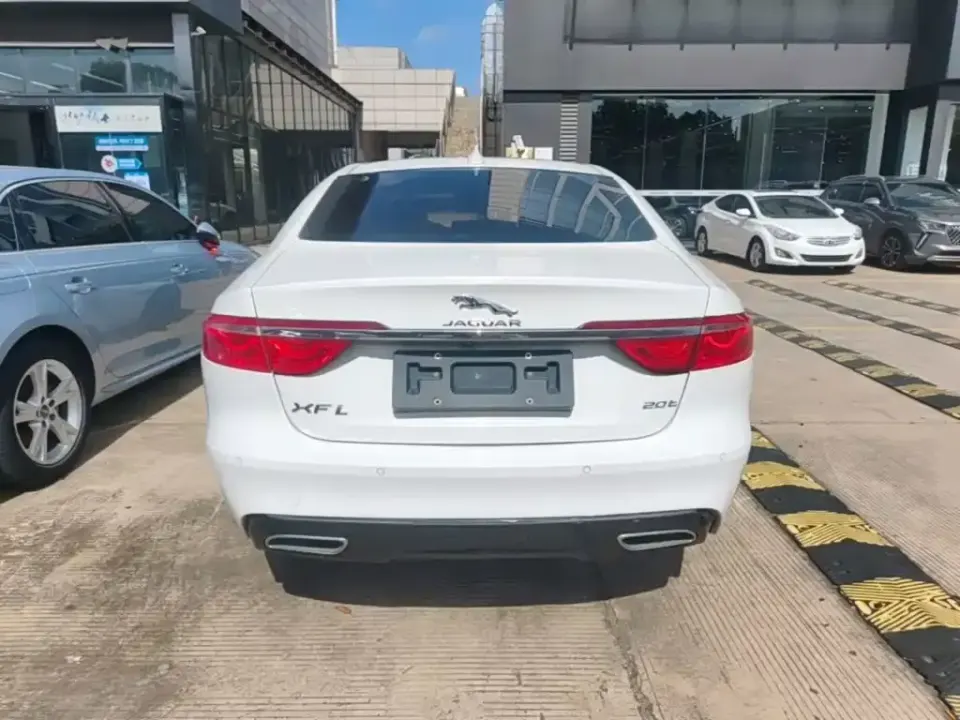 Jaguar XFL