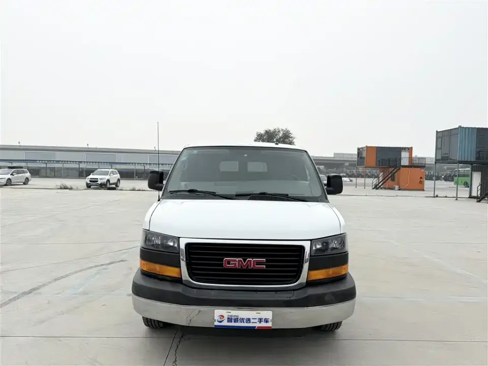GMC Savana