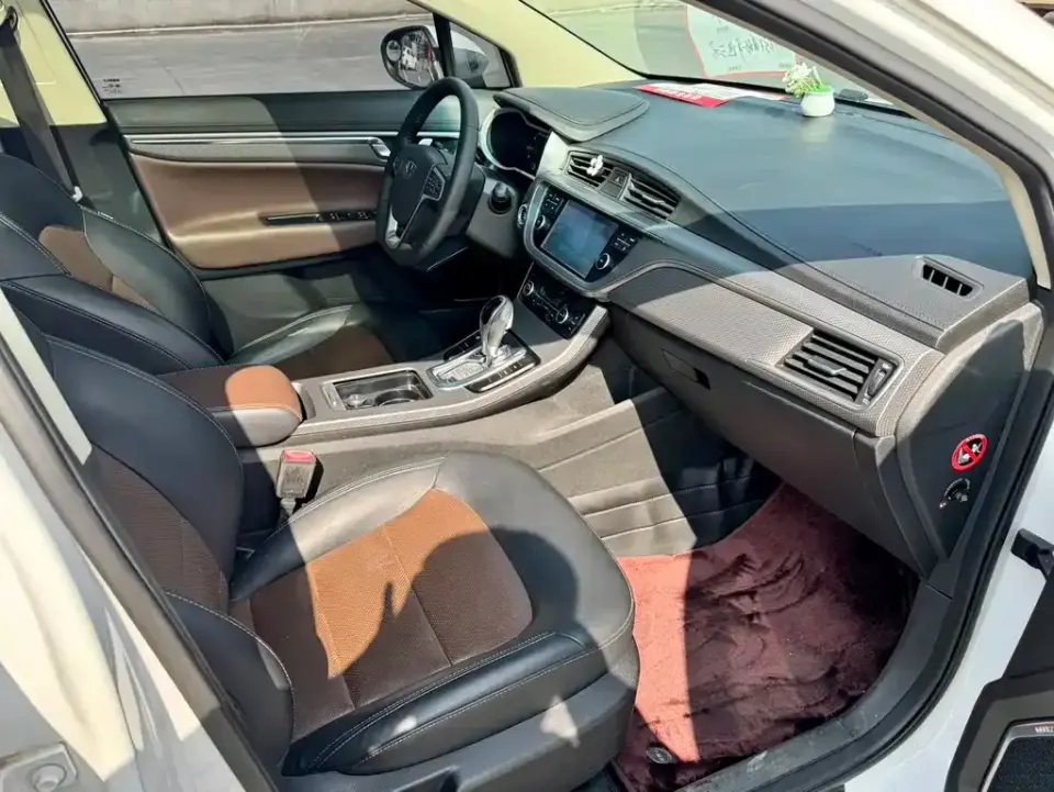 Geely Emgrand GS