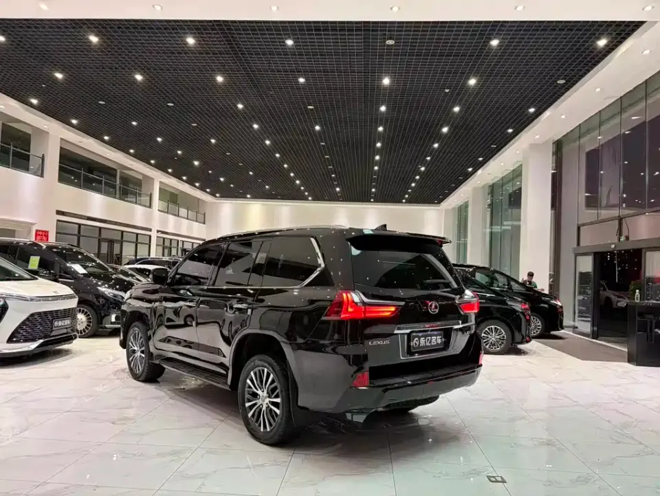 Lexus LX