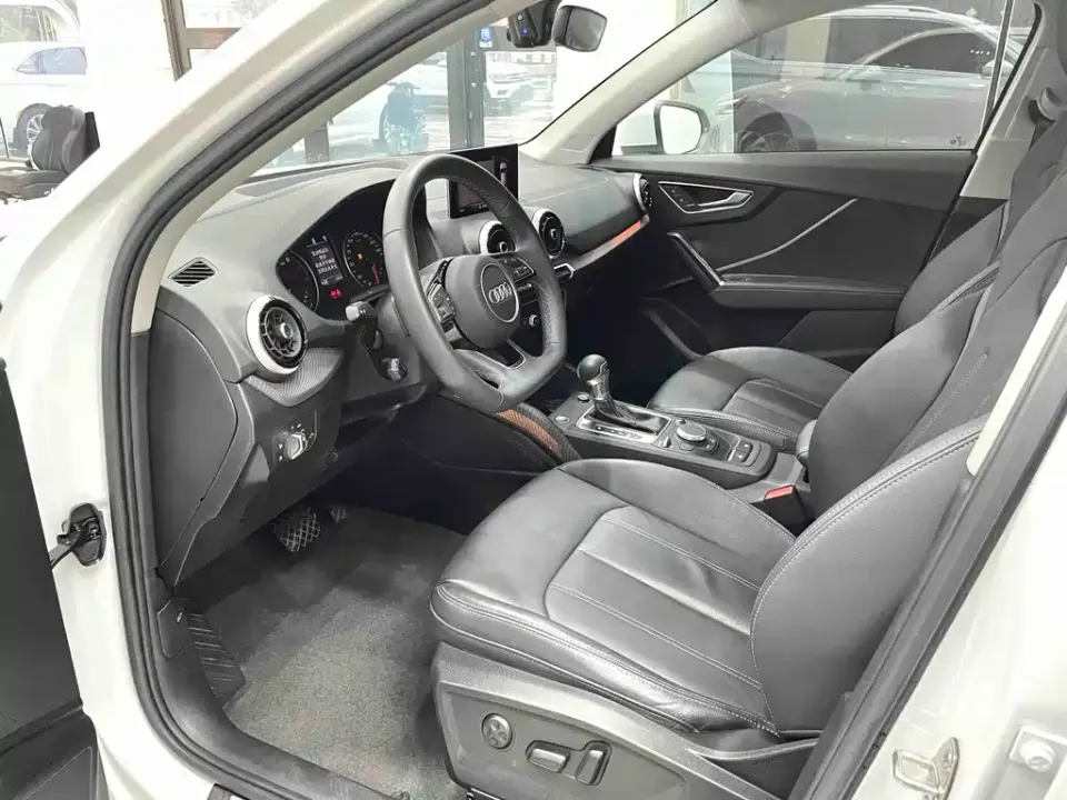 Audi Q2L