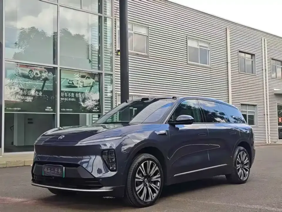 Nio ES8
