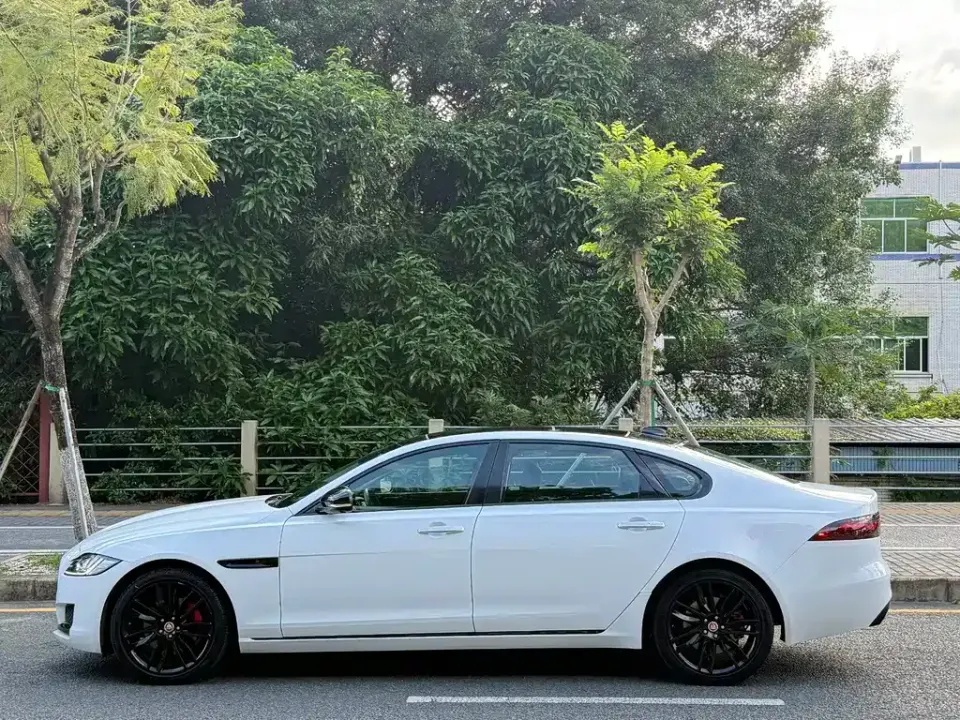 Jaguar XFL