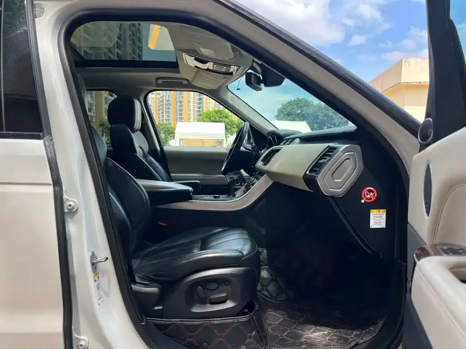 Land Rover Sport