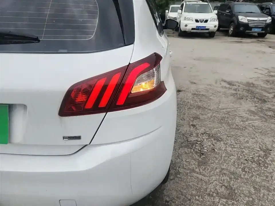 Peugeot 308S