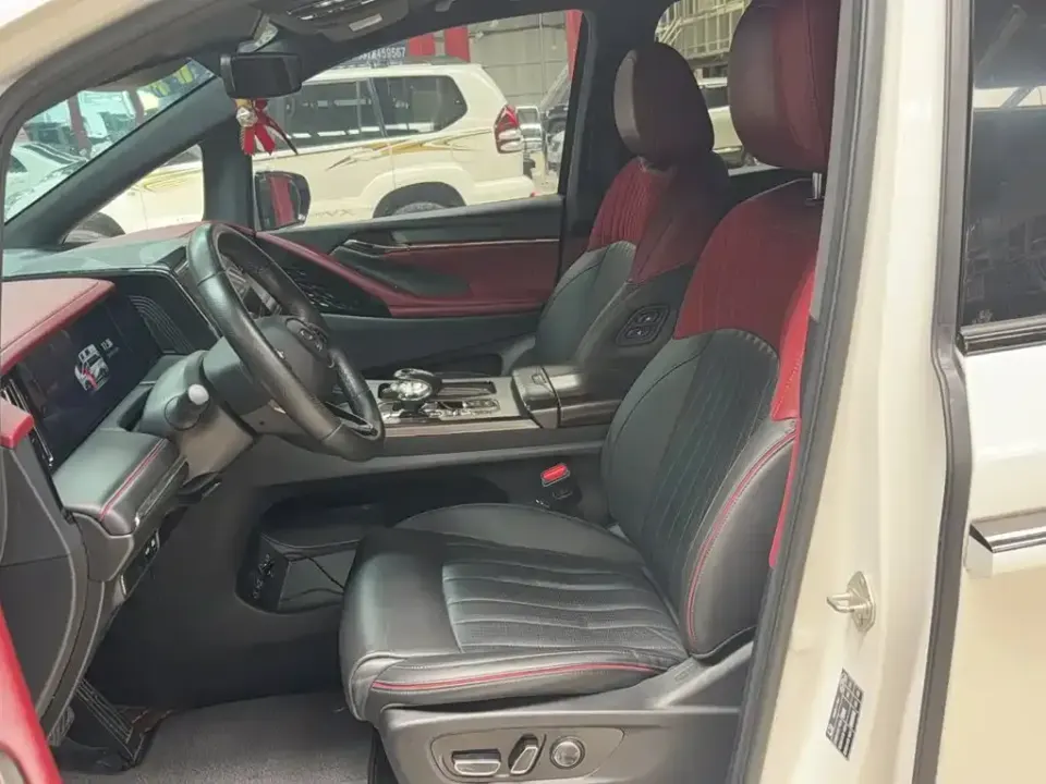 GAC Trumpchi M8