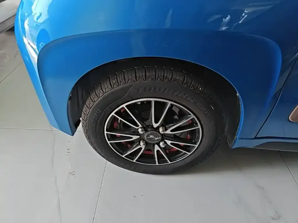 Baojun E200