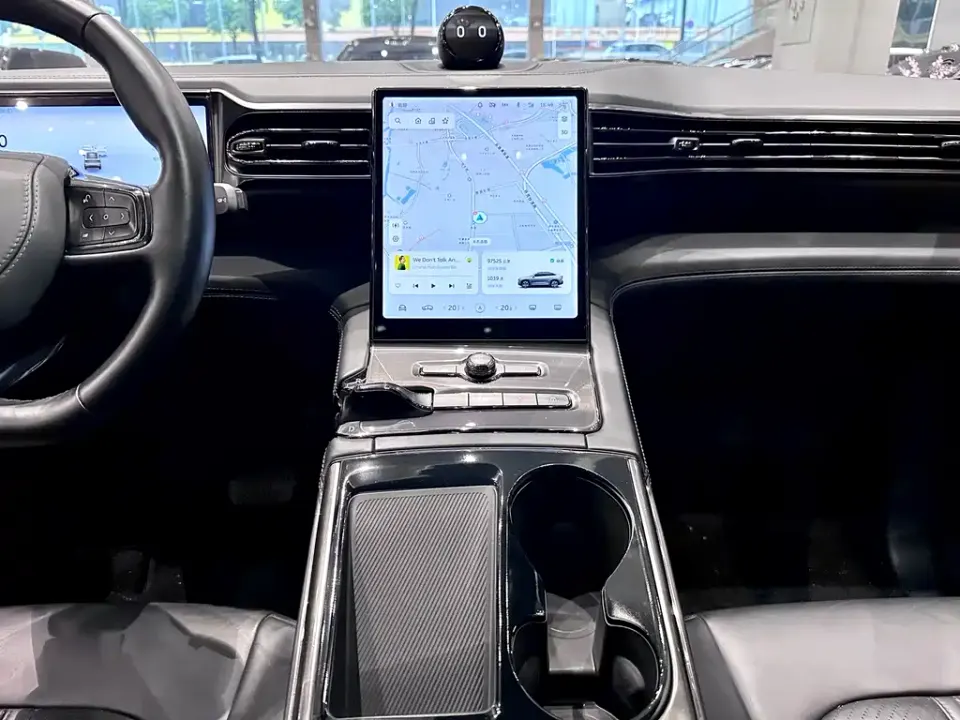 Nio EC6