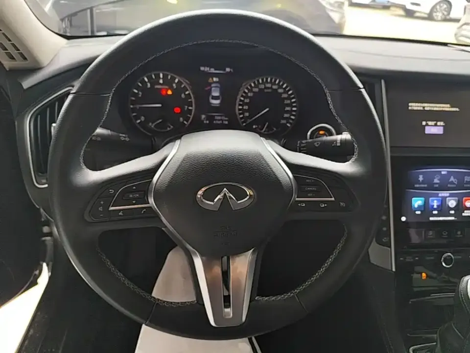 Infiniti Q50L