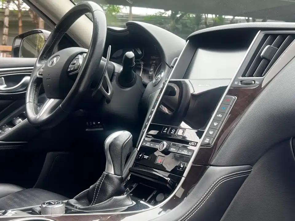 Infiniti Q50L