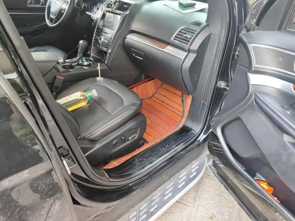 Ford Explorer (Import)