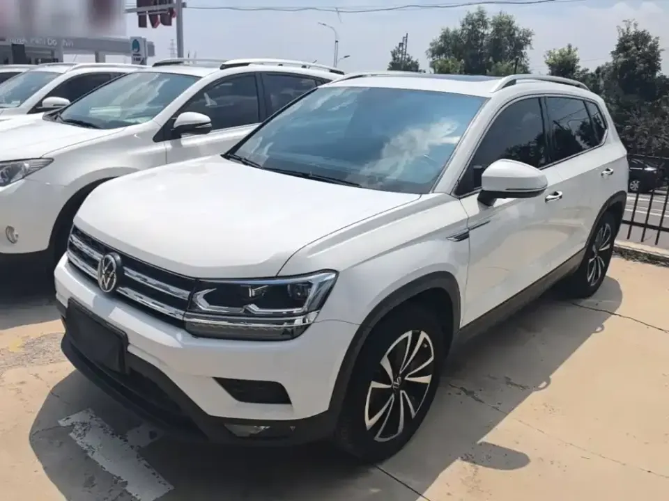 Volkswagen Tharu