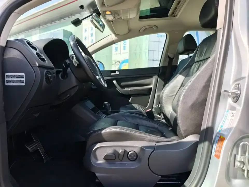 Volkswagen Golf (Import)