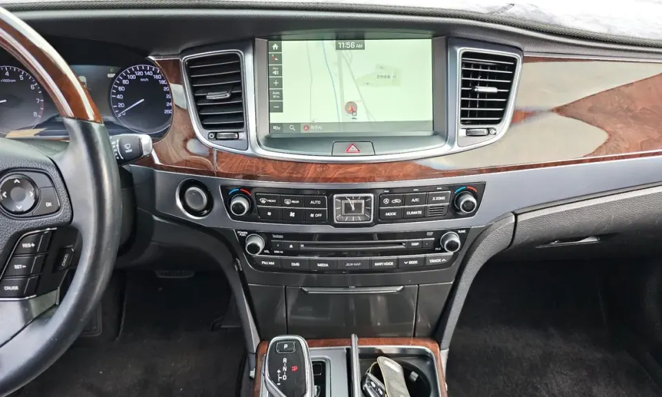 Hyundai Equus