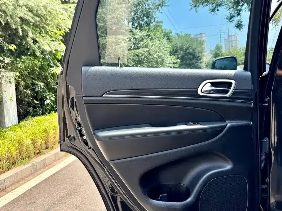 Jeep Grand Cherokee (Import)