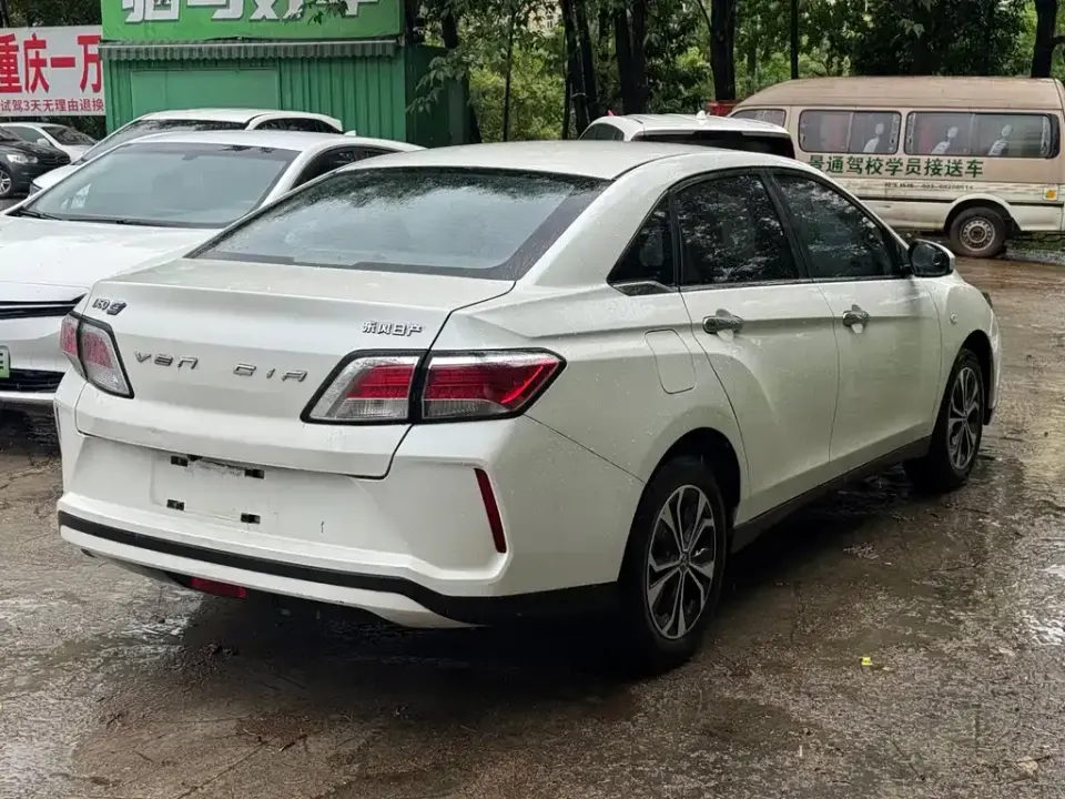 Venucia D60 EV