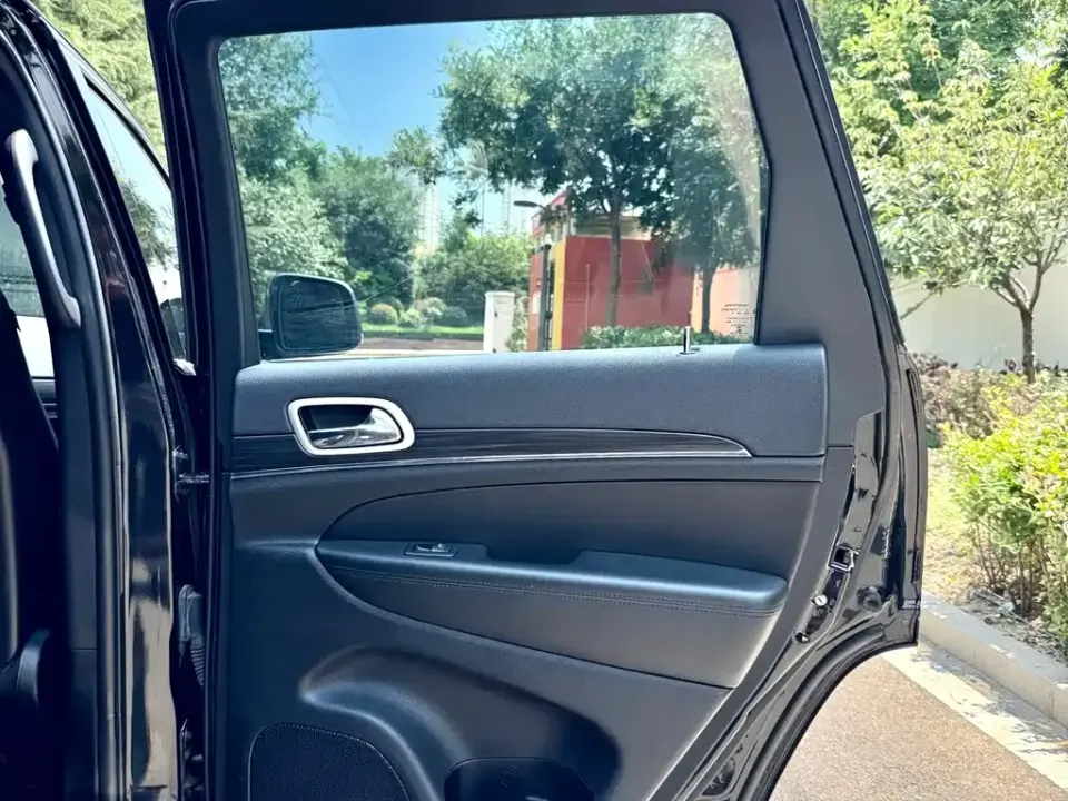 Jeep Grand Cherokee (Import)