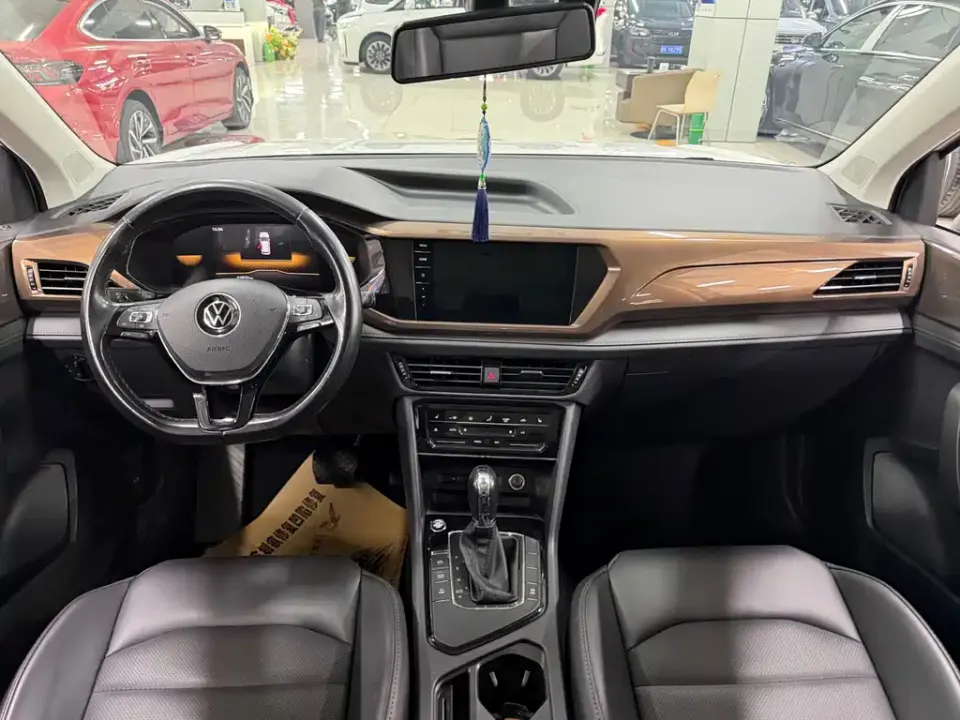 Volkswagen Tharu