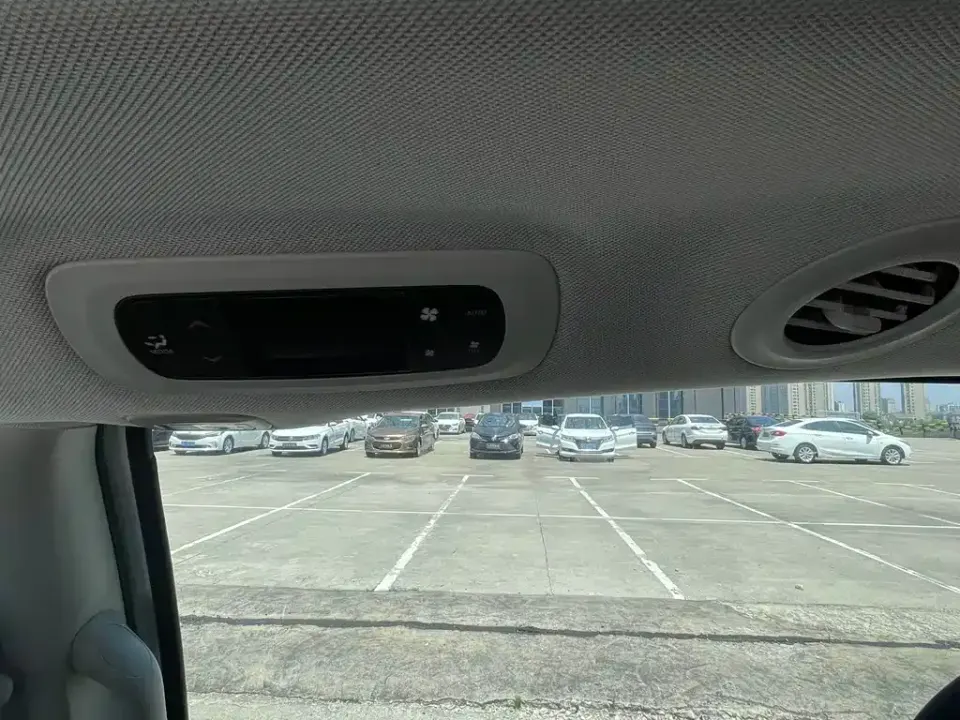 Chrysler Grand Voyager PHEV (Import)