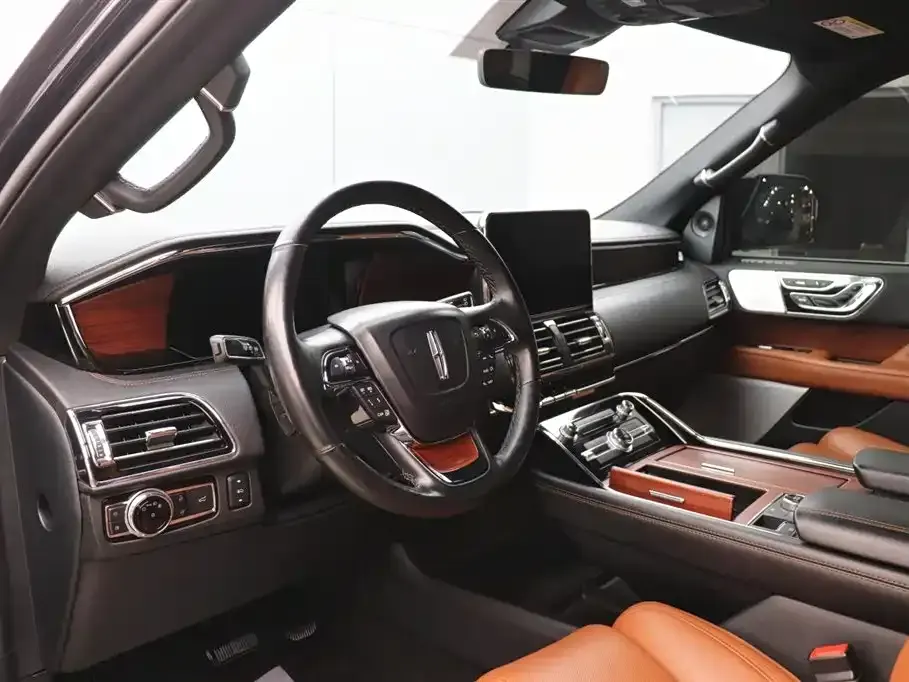 Lincoln Navigator