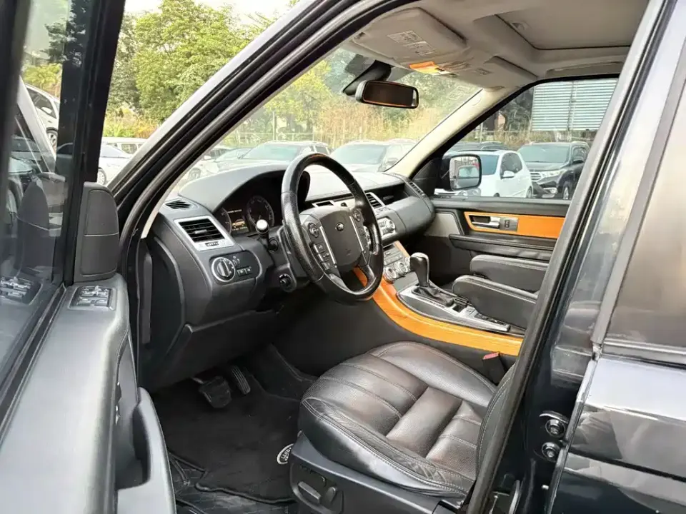 Land Rover Sport