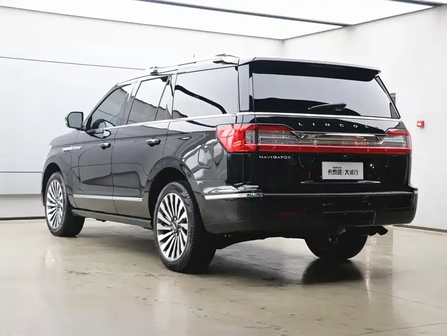 Lincoln Navigator