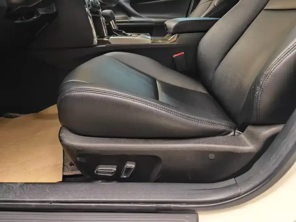Toyota Reiz
