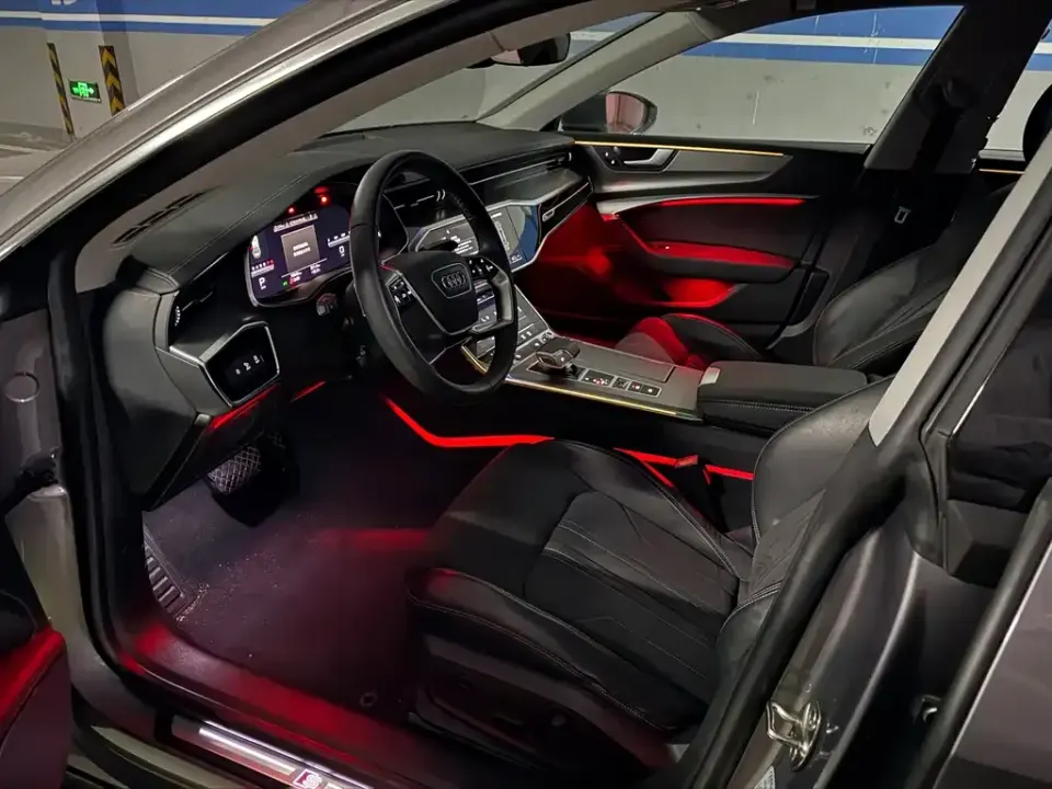 Audi A7L
