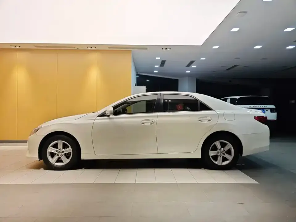 Toyota Reiz