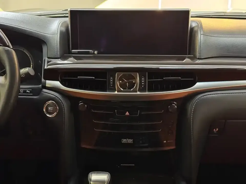Lexus LX