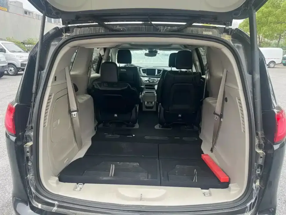 Chrysler Grand Voyager PHEV (Import)