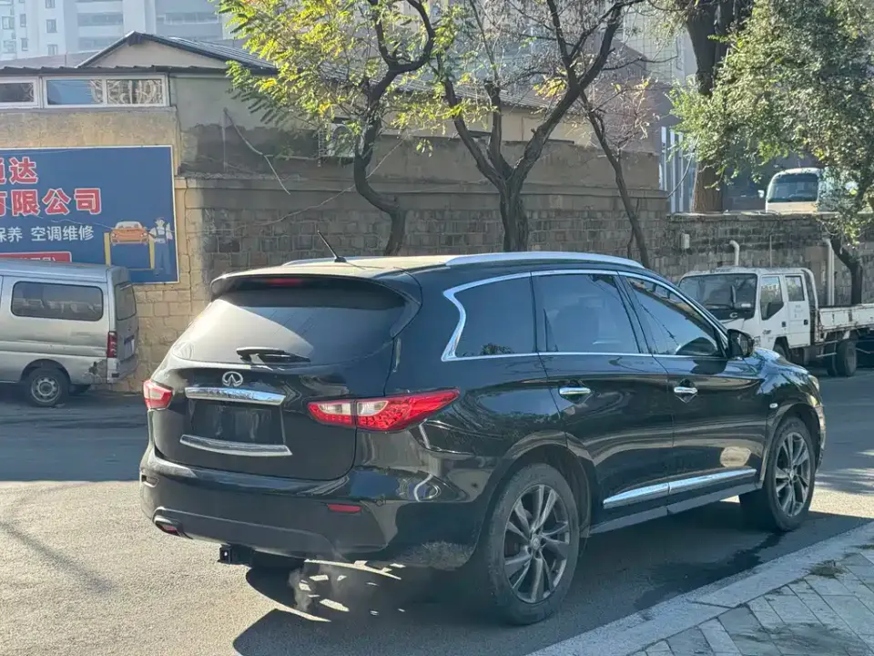 Infiniti JX