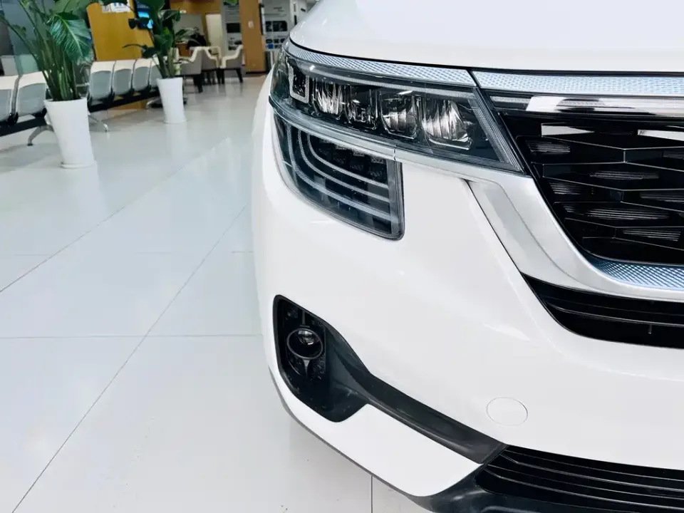 Kia KX3