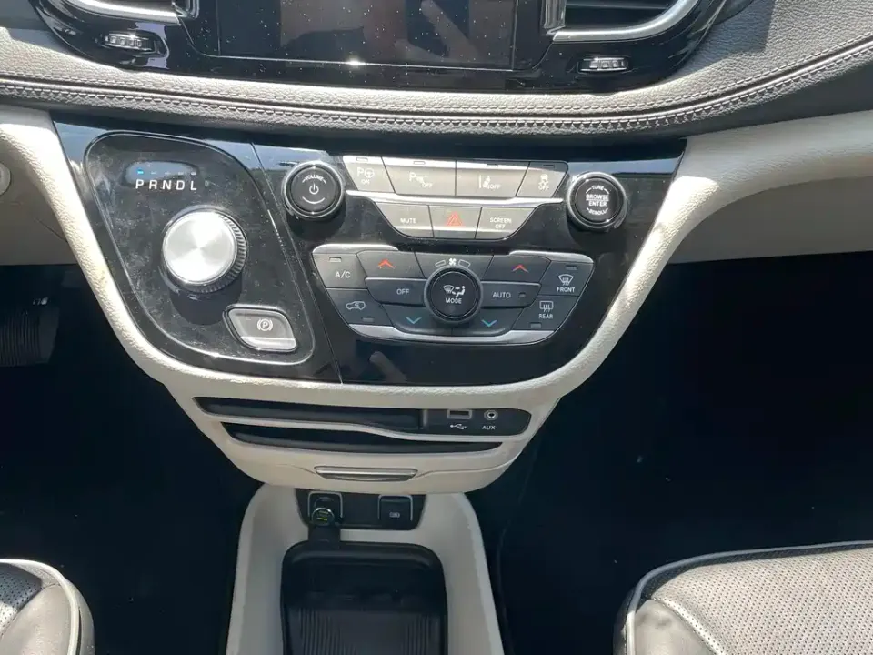 Chrysler Grand Voyager PHEV (Import)