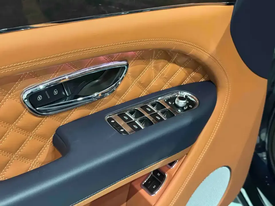 Bentley Bentayga PHEV