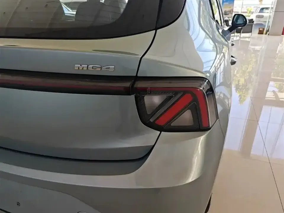 MG MG4